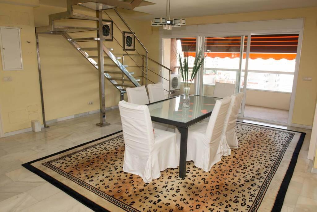 Penthouse With Private Pool, Hot Tub Jacuzzi With Sea Views And Chill-Out Zone, Close To The Sea Marbella Zewnętrze zdjęcie